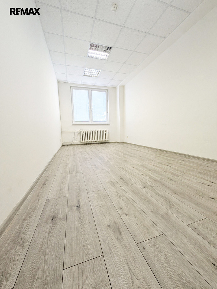 Pronájem kanceláře 18 m² – fotografie 5