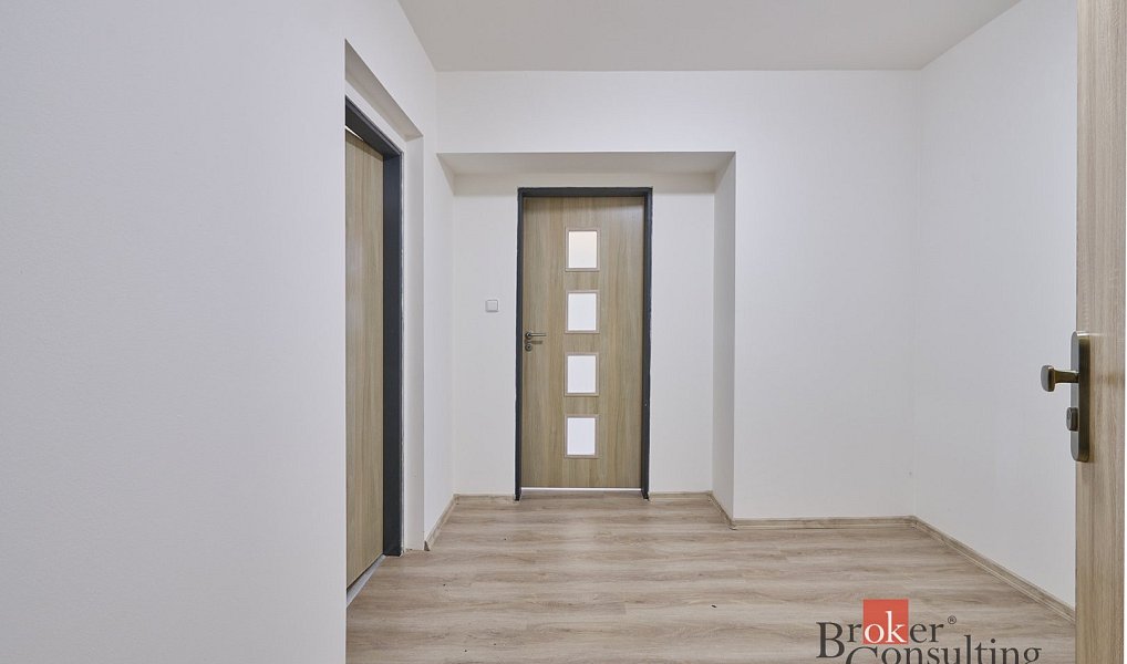 Pronájem bytu 1+kk 43 m², Mlékojedy – náhled fotky 4