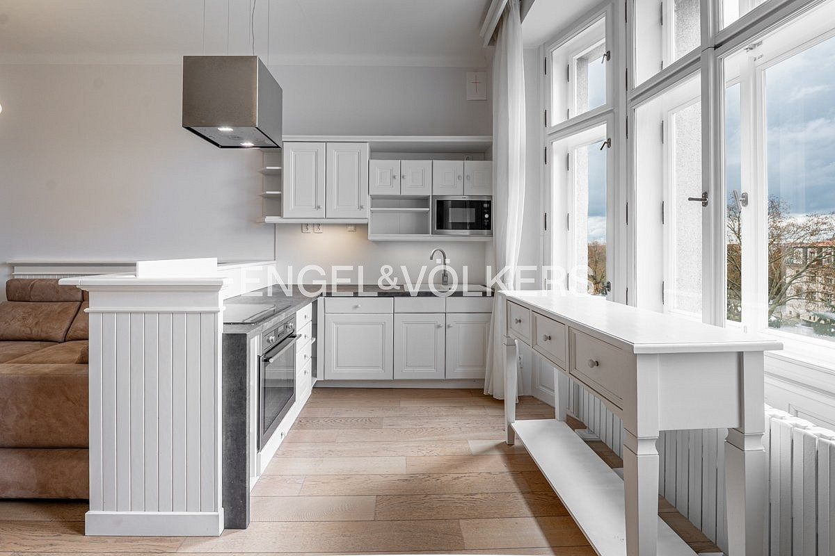 Pronájem bytu 4+kk 115 m² — photo 2