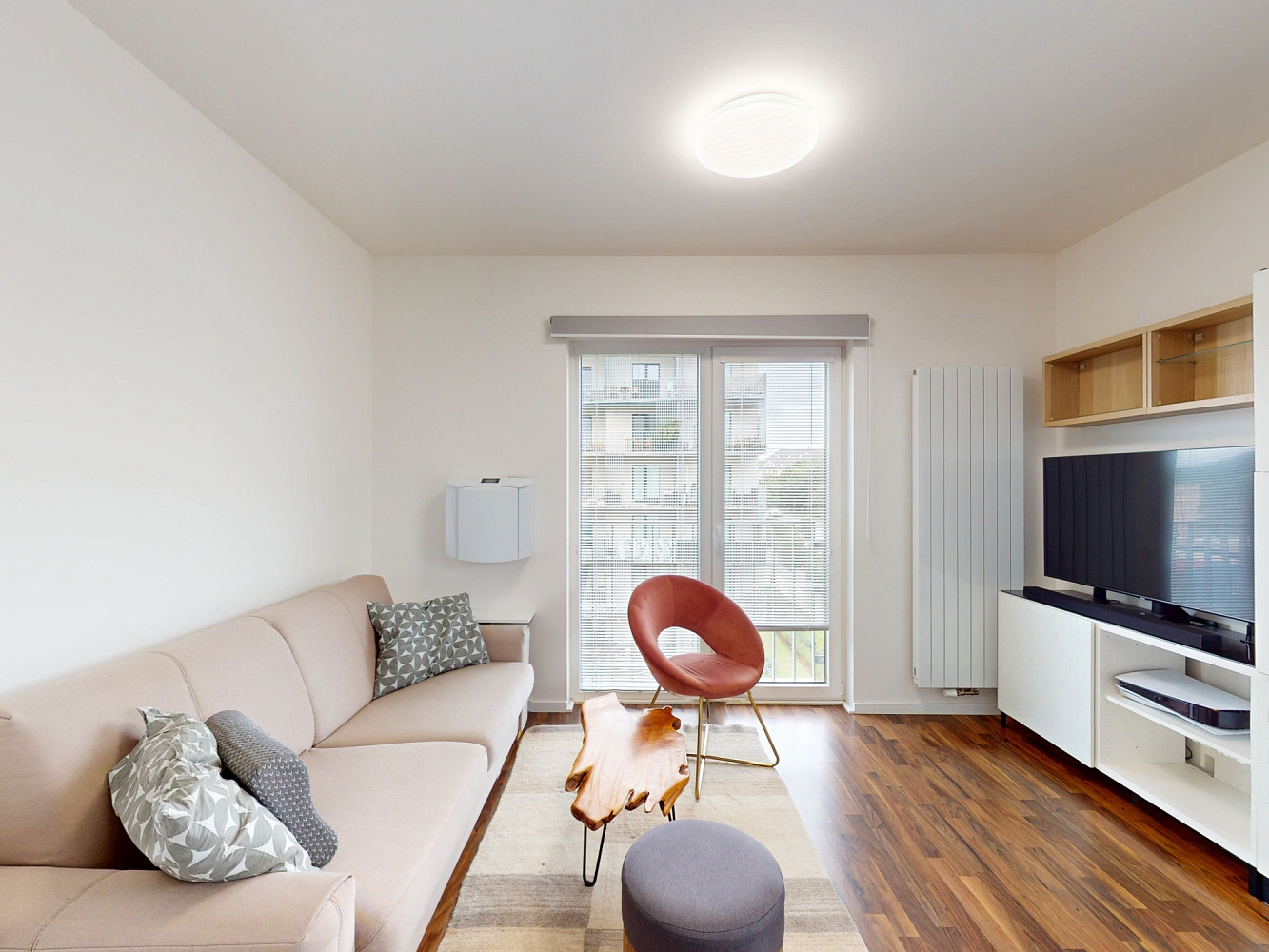 Pronájem bytu 1+kk 27 m² — photo 2