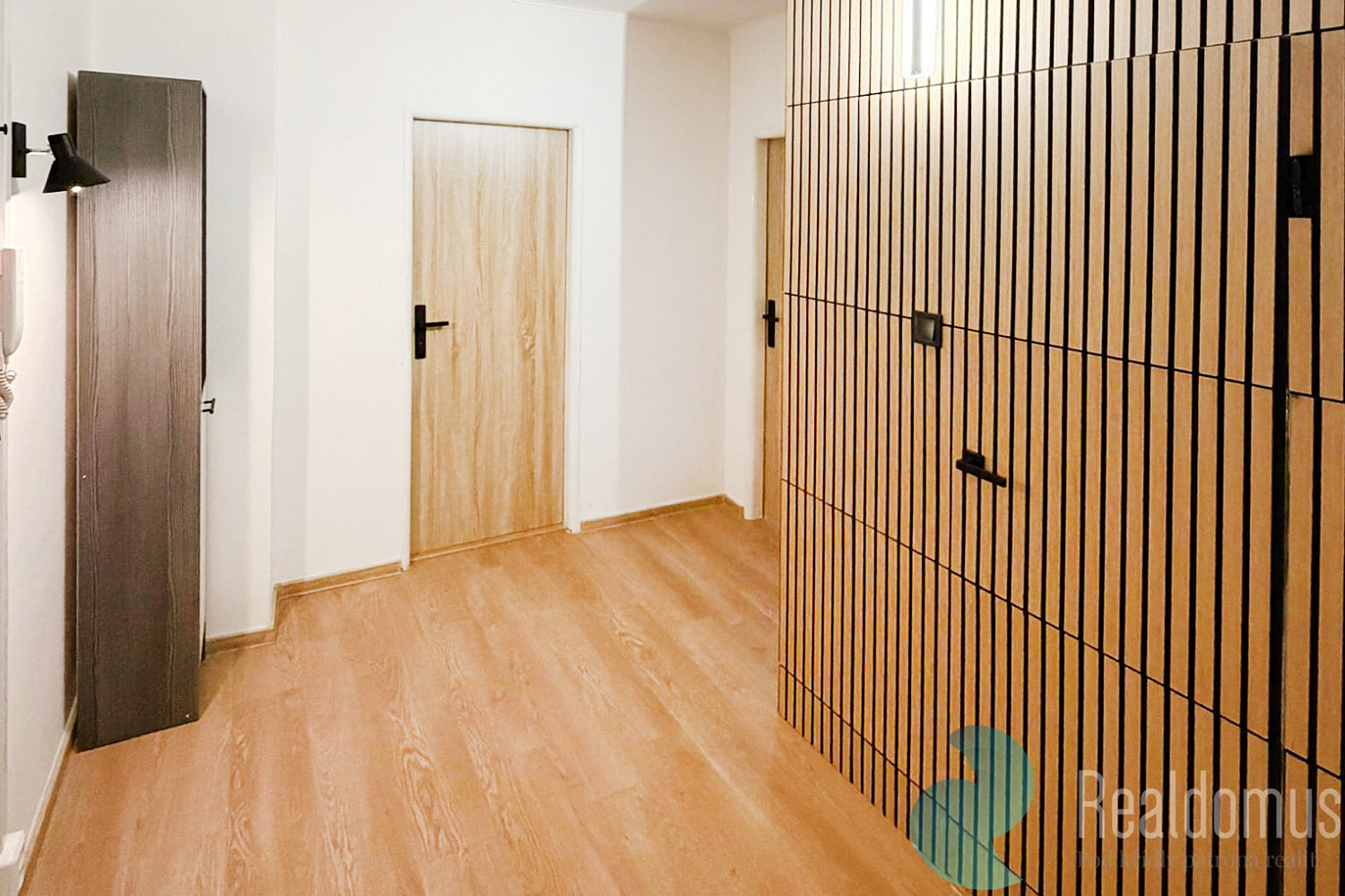Pronájem bytu 2+kk 40 m² – fotografie 2