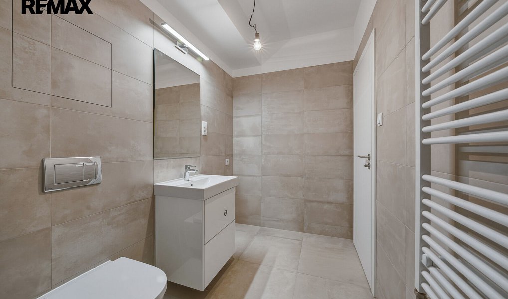 Prodej bytu 1+kk 37 m², Praha – náhled fotky 12