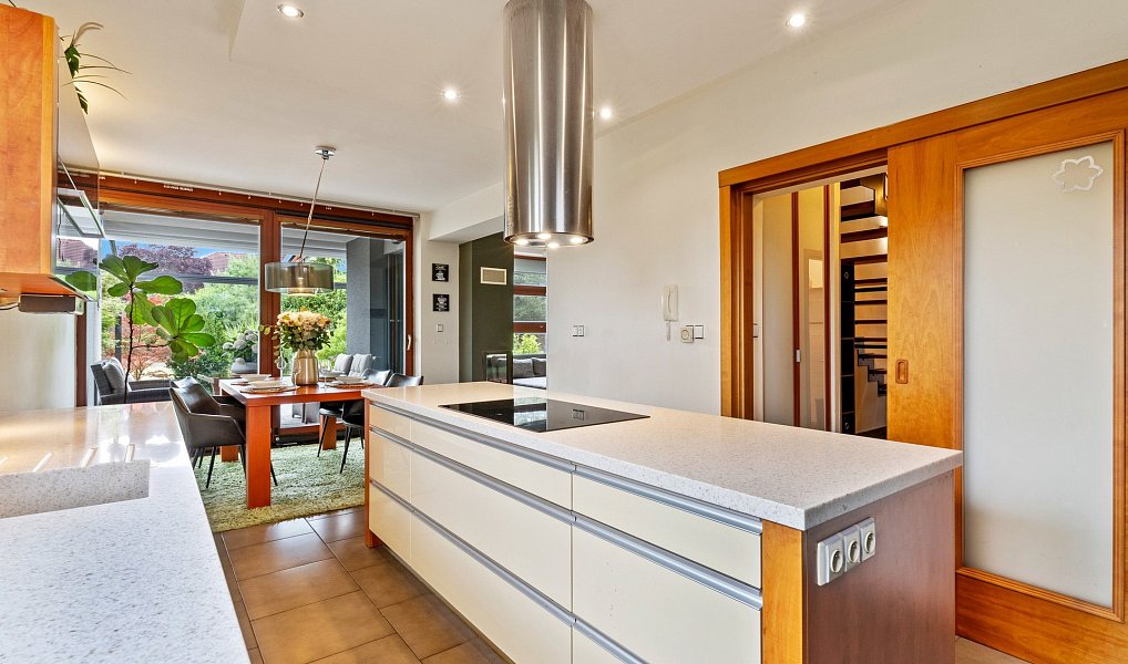 Prodej domu 246 m² s pozemkem 1 270 m², Beroun – náhled fotky 17