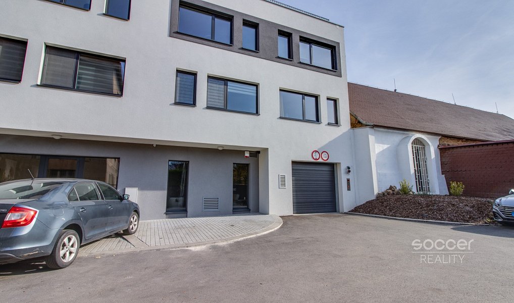 Prodej garážového stání 16 m2, ulice Kbelská, Praha 14-Hloubětín., Praha – náhled fotky 3