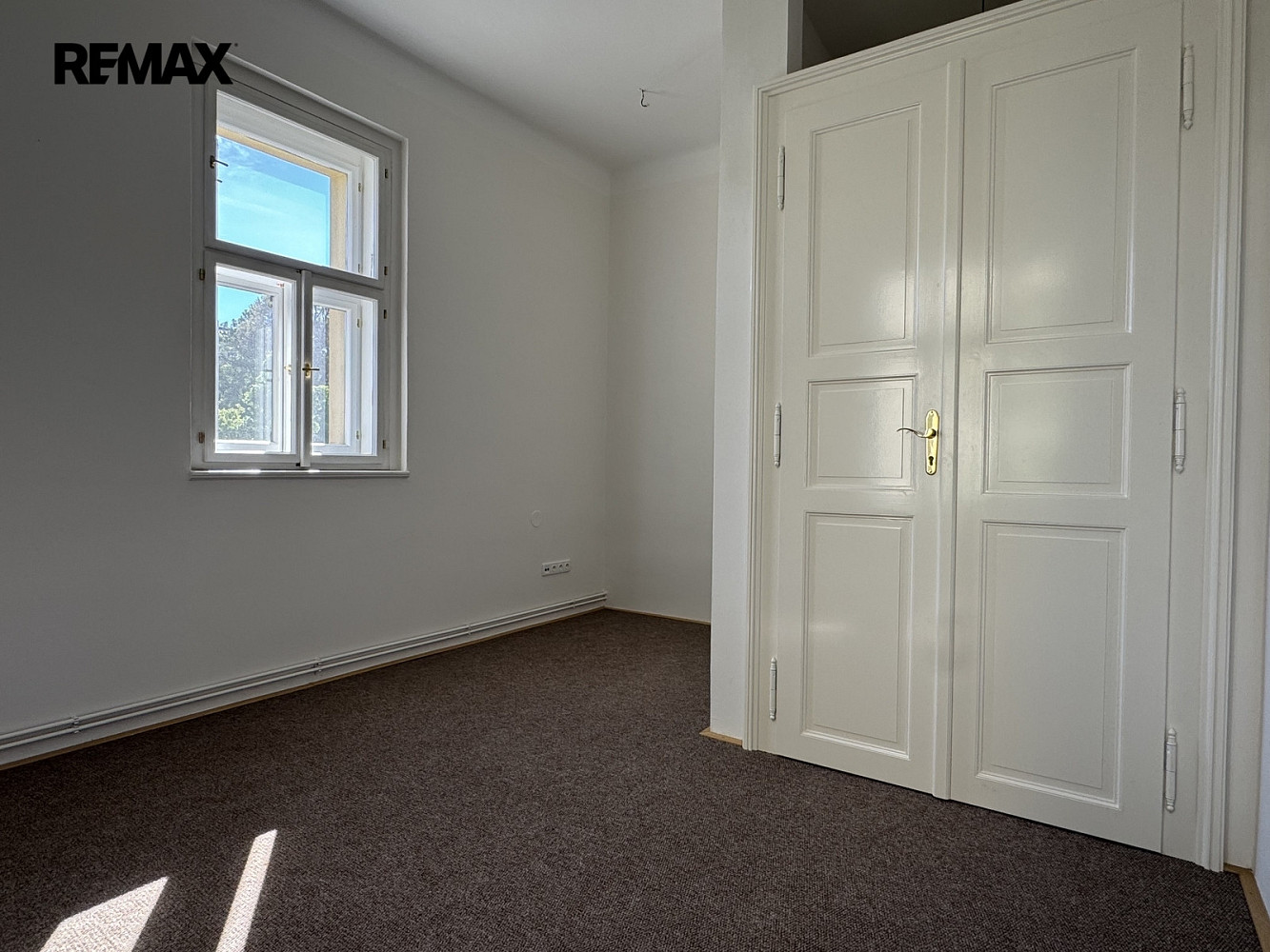 Pronájem kanceláře 14 m² – fotografie 4