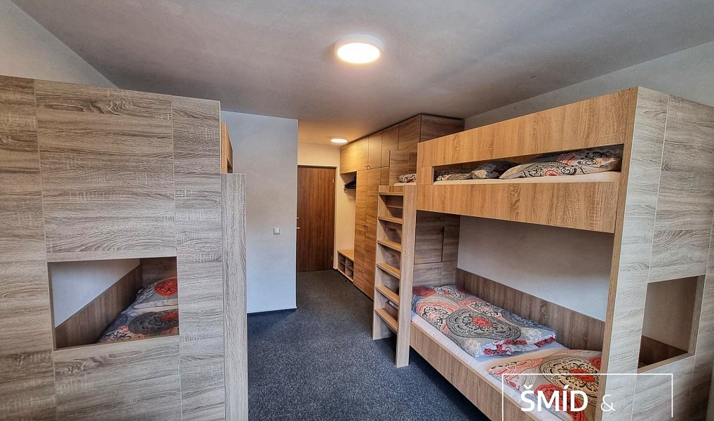 Prodej ubytovacího objektu 2 642 m², Seč – náhled fotky 11