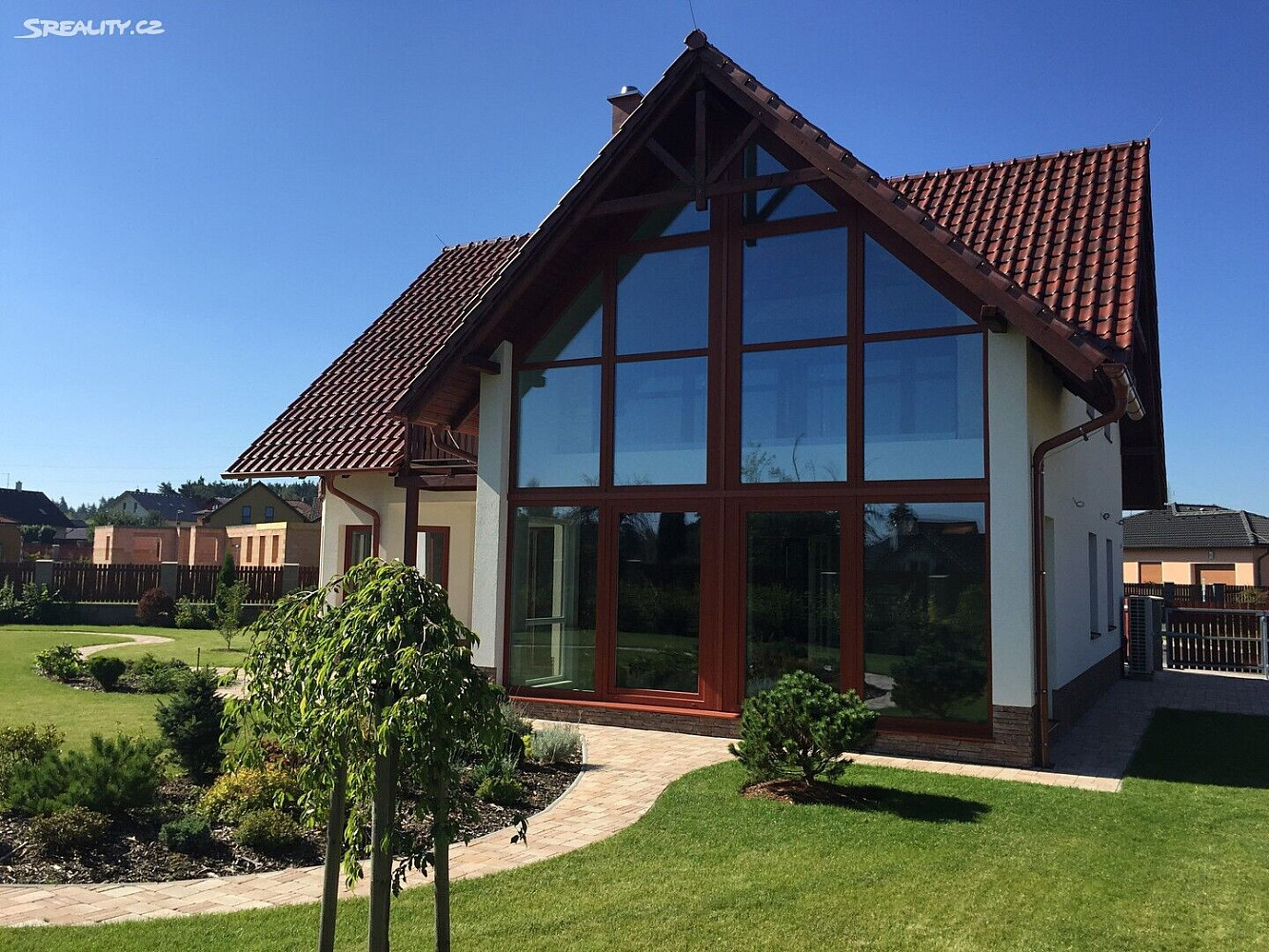 Prodej domu 229 m² s pozemkem 1 110 m²