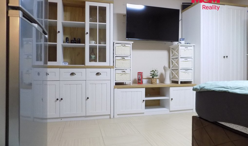 Prodej bytu 1+kk 24 m², Králův Dvůr – náhled fotky 2