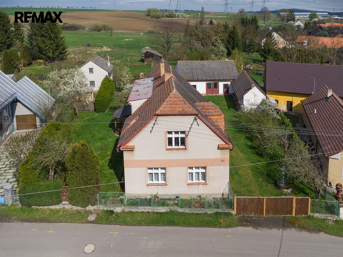 Prodej domu 240 m² s pozemkem 1 122 m²