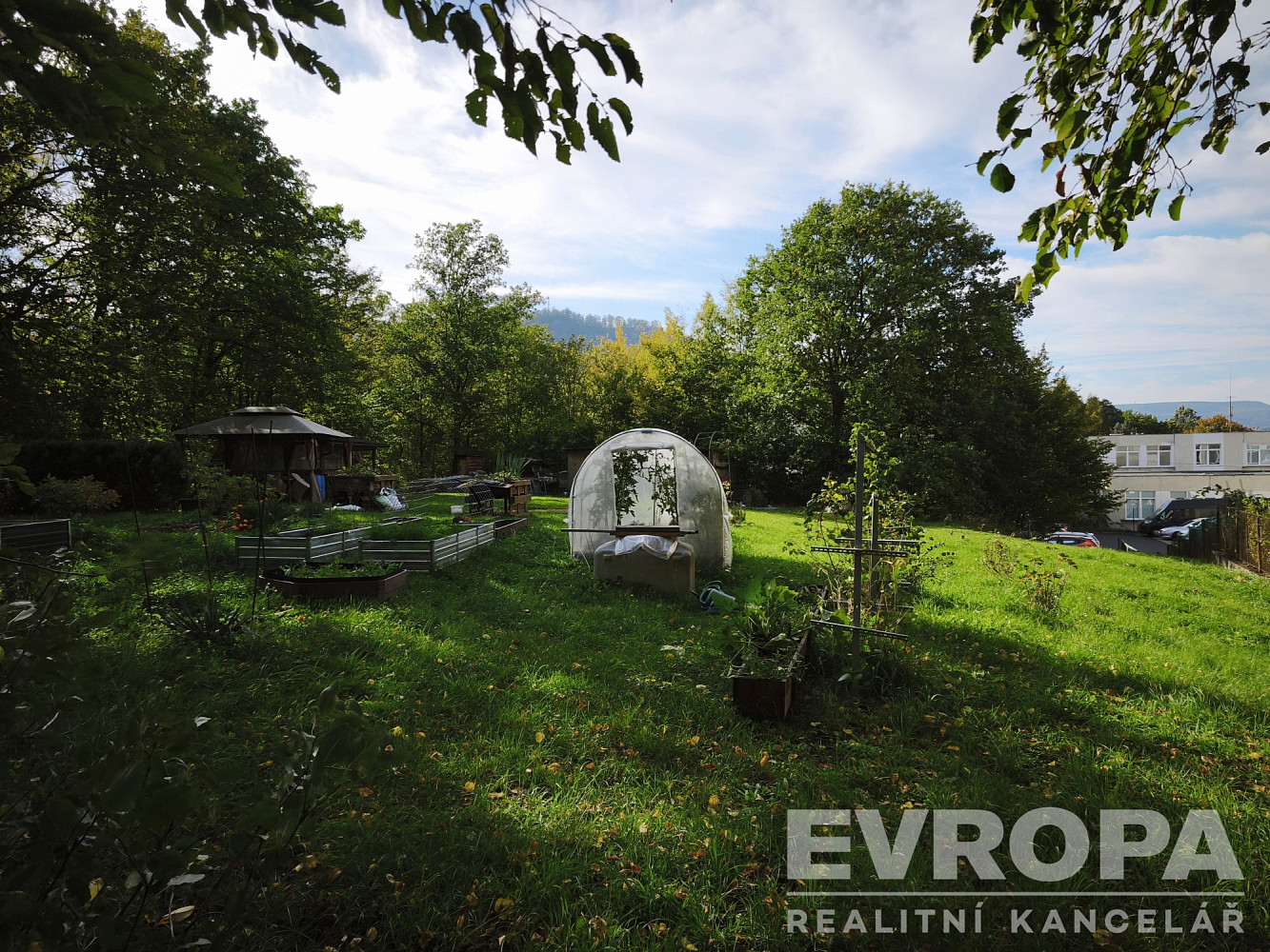 Prodej stavebního pozemku 1 243 m²