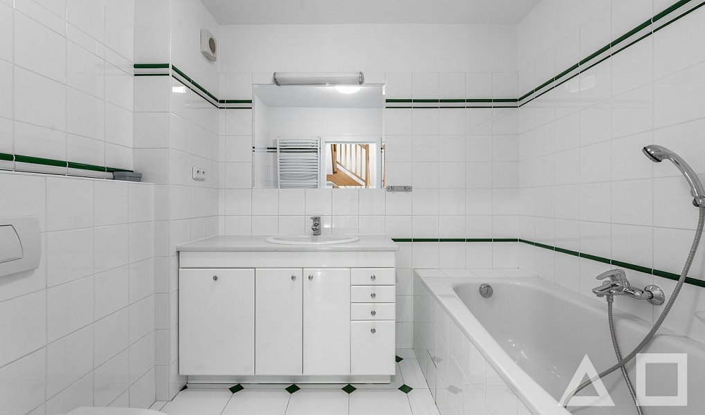 Prodej domu 240 m² s pozemkem 270 m², Praha – náhled fotky 30