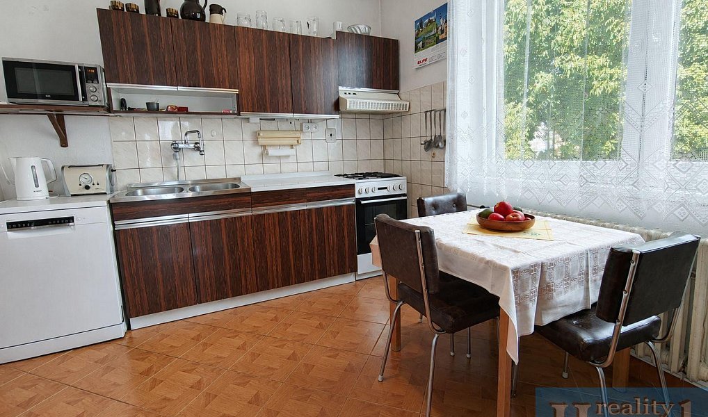 Prodej domu 244 m² s pozemkem 523 m², Pelhřimov – náhled fotky 2