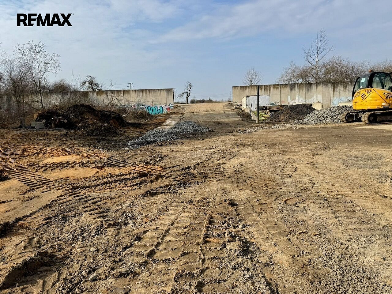 Pronájem komerčního pozemku 4 925 m² – fotografie 3
