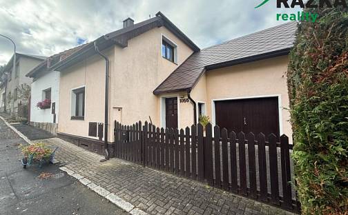 Prodej domu 179 m² s pozemkem 292 m², Na Vinici, Tachov