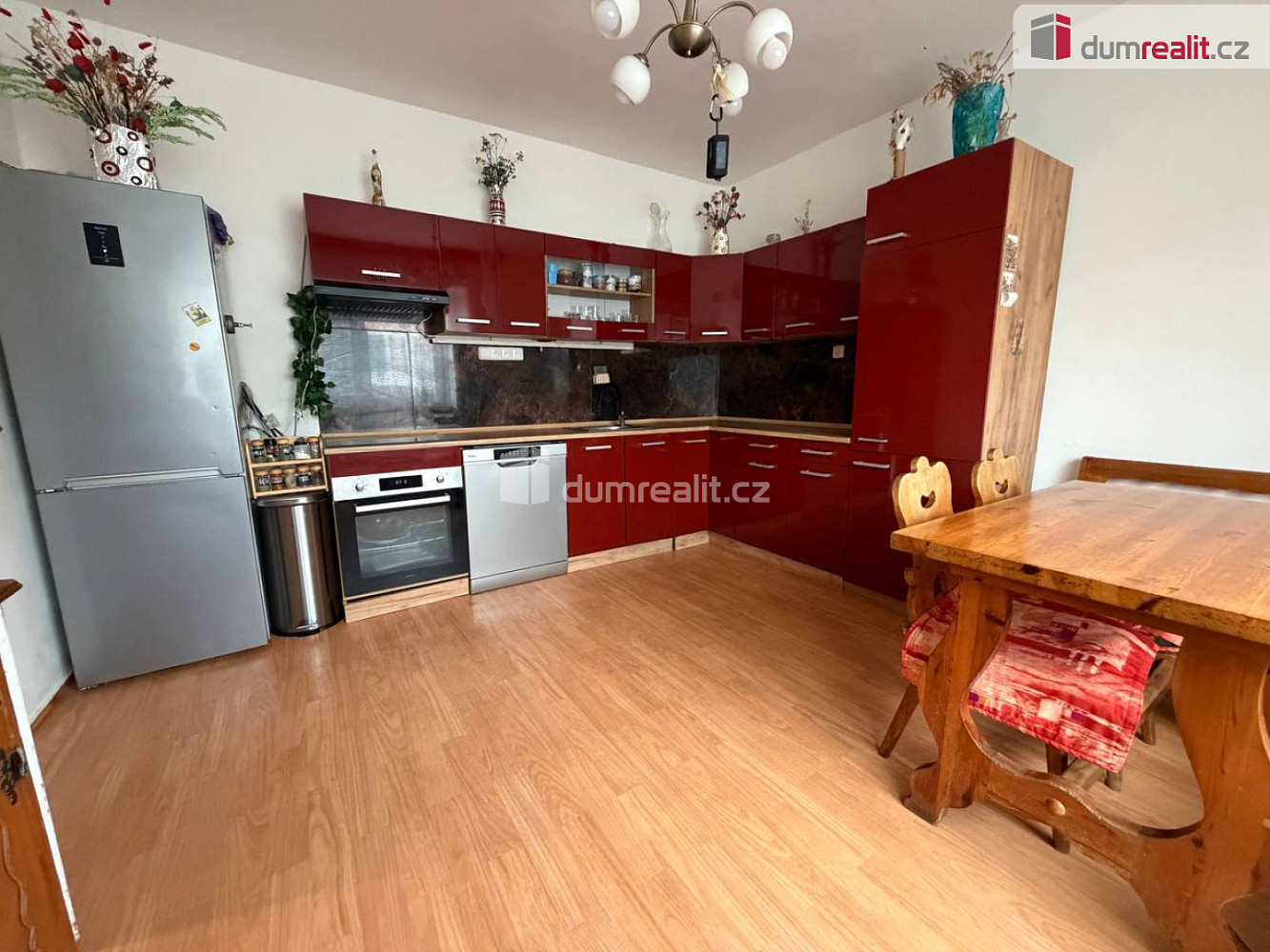 Prodej domu 150 m² s pozemkem 1 226 m² — photo 2