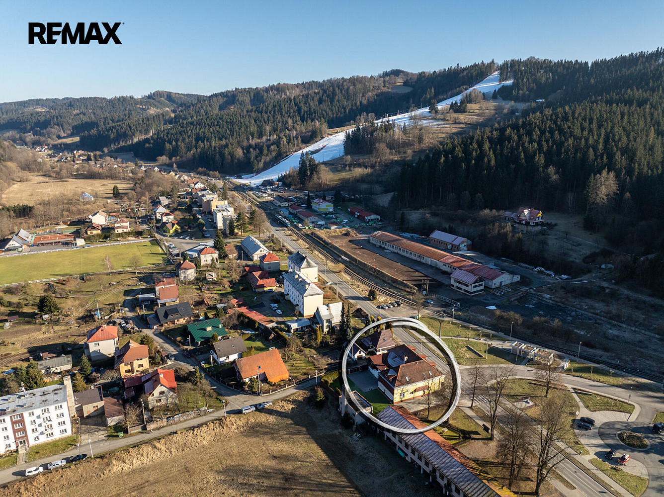 Prodej komerčního objektu (jiného typu) 818 m²
