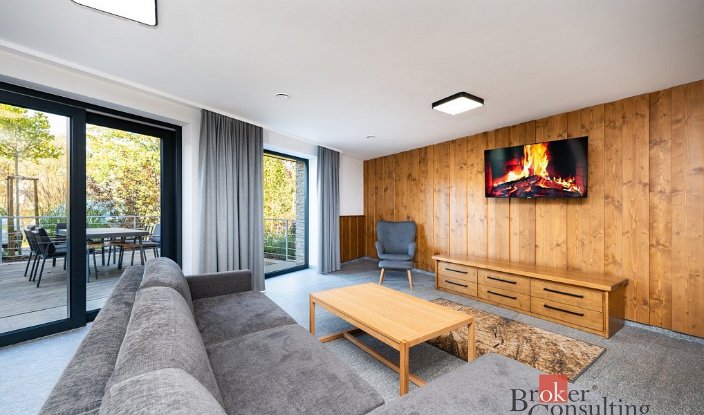 Prodej domu 214 m² s pozemkem 350 m², Trutnov – náhled fotky 12