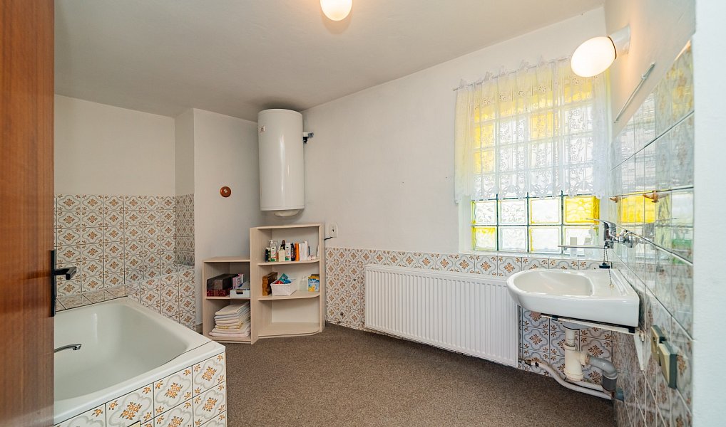Prodej domu 270 m² s pozemkem 919 m², Tachov – náhled fotky 22