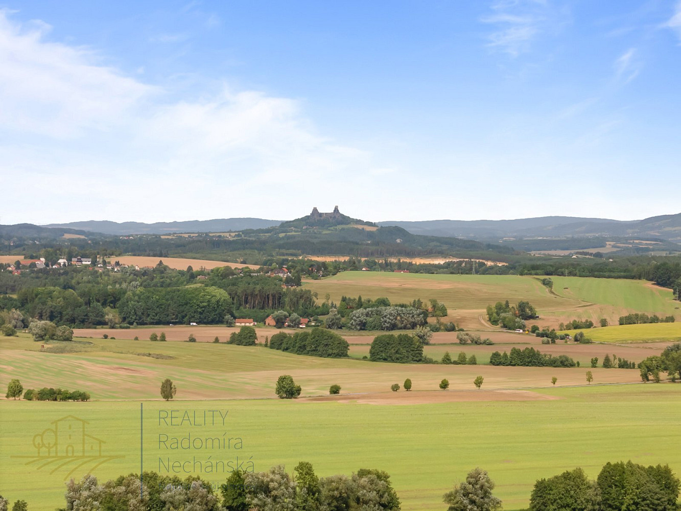Prodej stavebního pozemku 1 900 m²