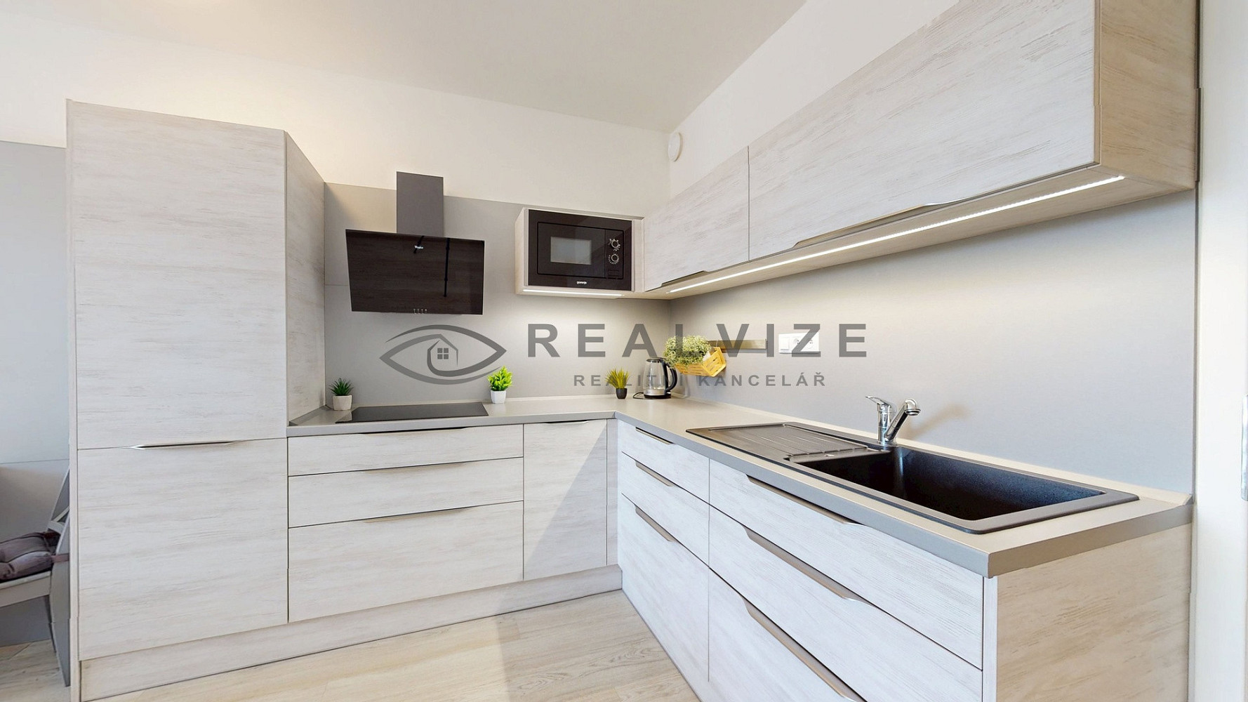 Prodej bytu 1+kk 33 m² — photo 2