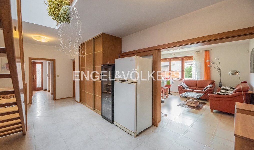 Prodej domu 270 m² s pozemkem 822 m², Praha – náhled fotky 5