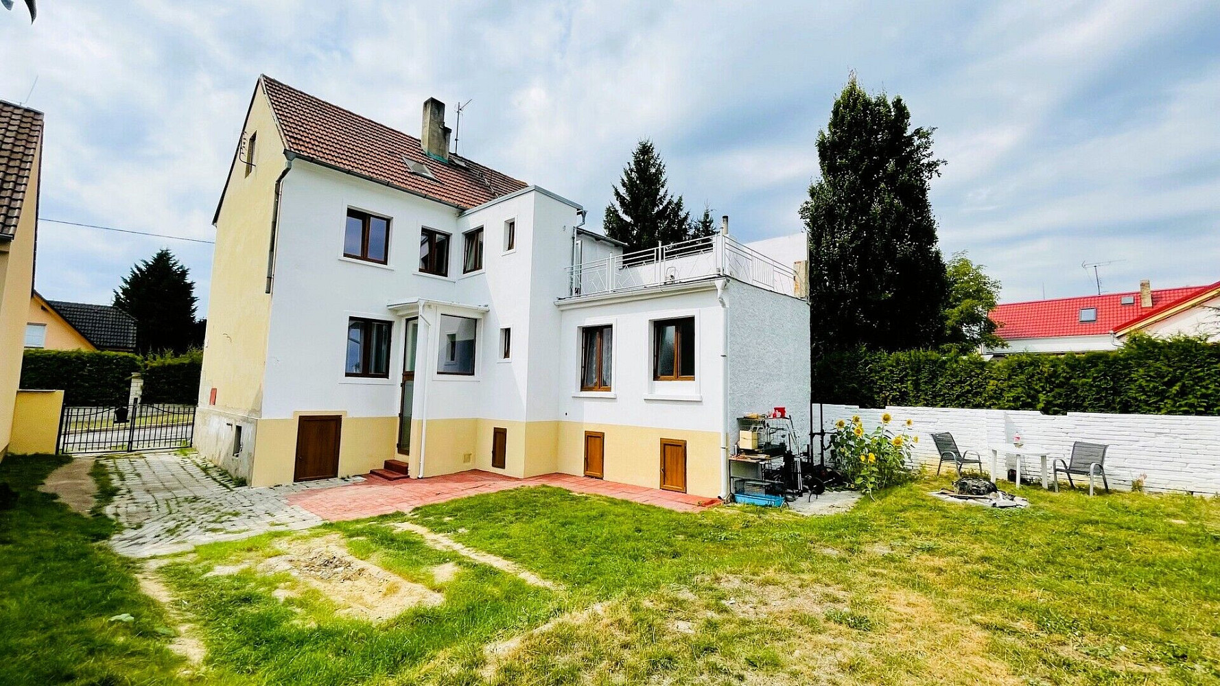 Prodej domu 180 m² s pozemkem 436 m² — photo 2