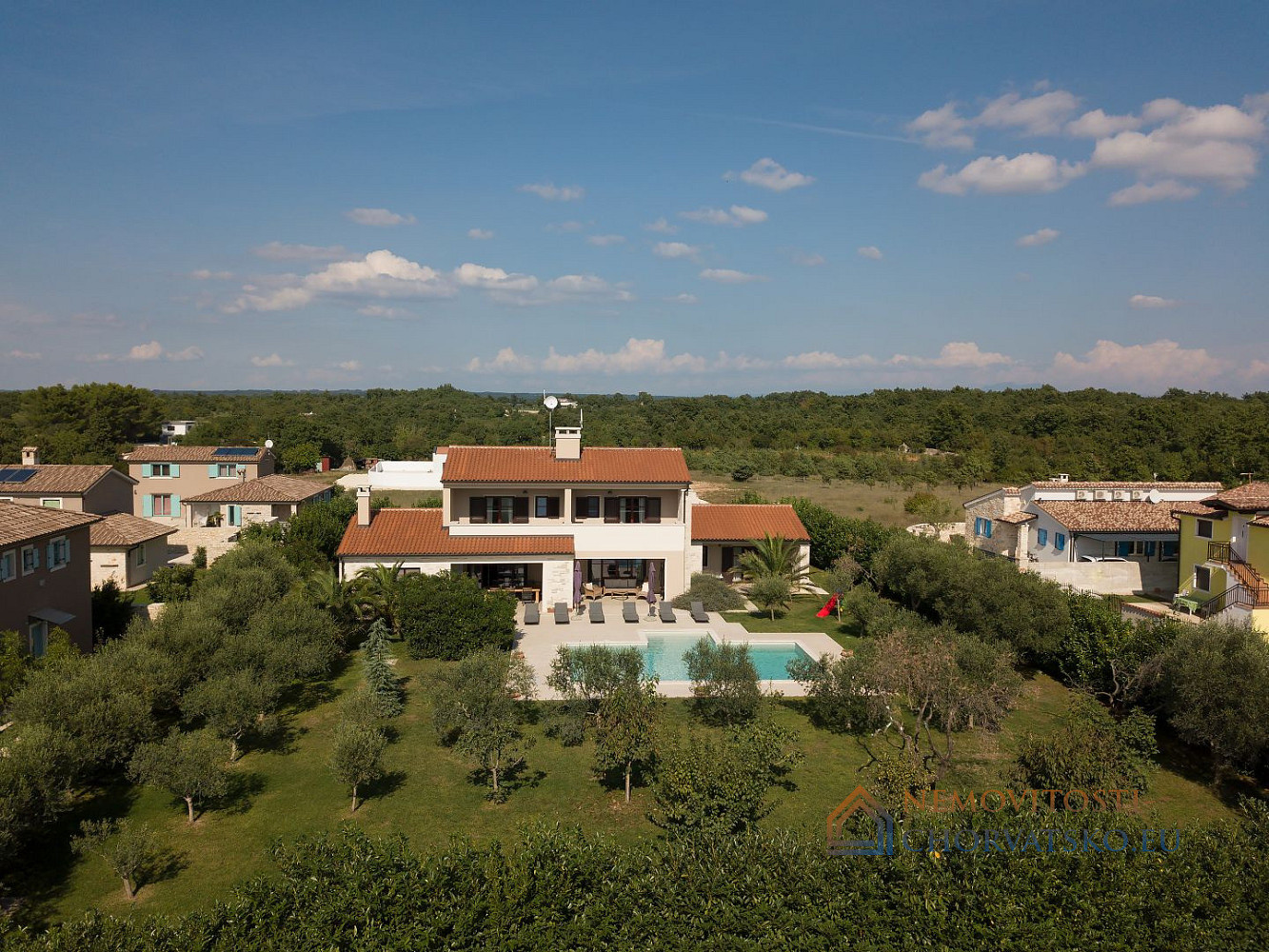Prodej domu 400 m² s pozemkem 1 980 m² - Widok 3