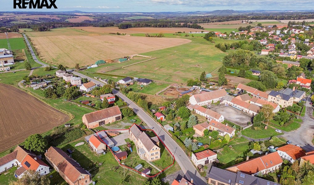 Prodej domu 220 m² s pozemkem 1 917 m², Pernarec – náhled fotky 39