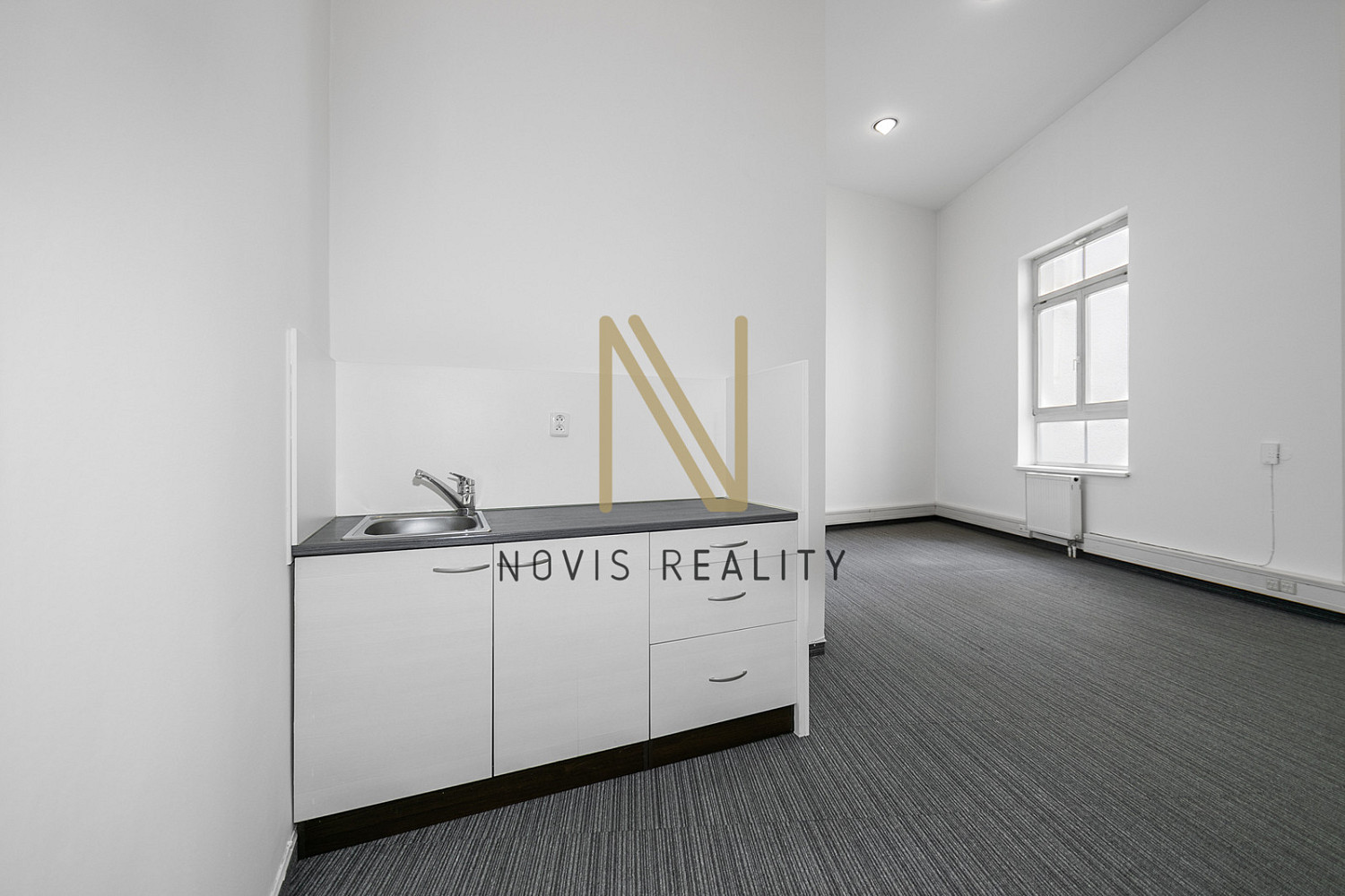 Pronájem kanceláře 140 m² - Widok 5