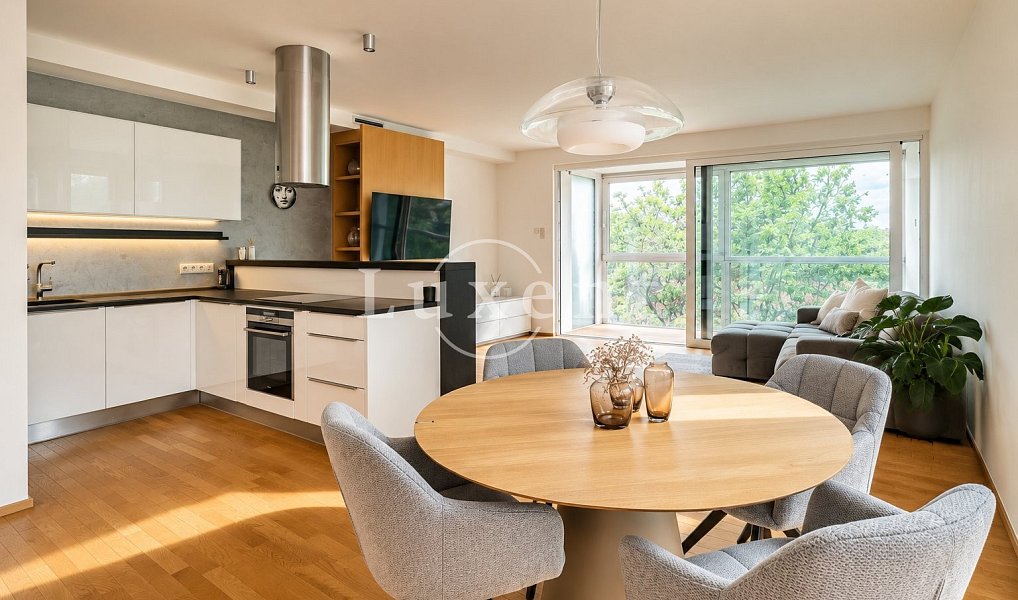Prodej bytu 2+kk 74 m², Praha – náhled fotky 3