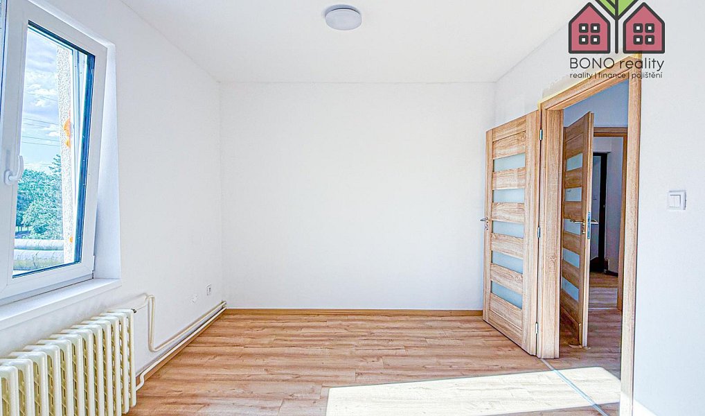 Pronájem bytu 3+1 69 m², Trmice – náhled fotky 2