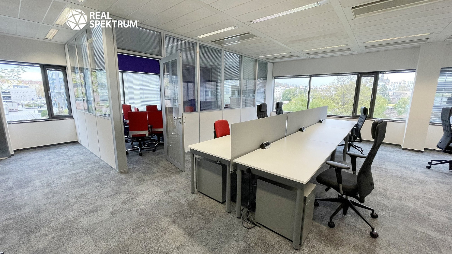 Pronájem kanceláře 872 m²