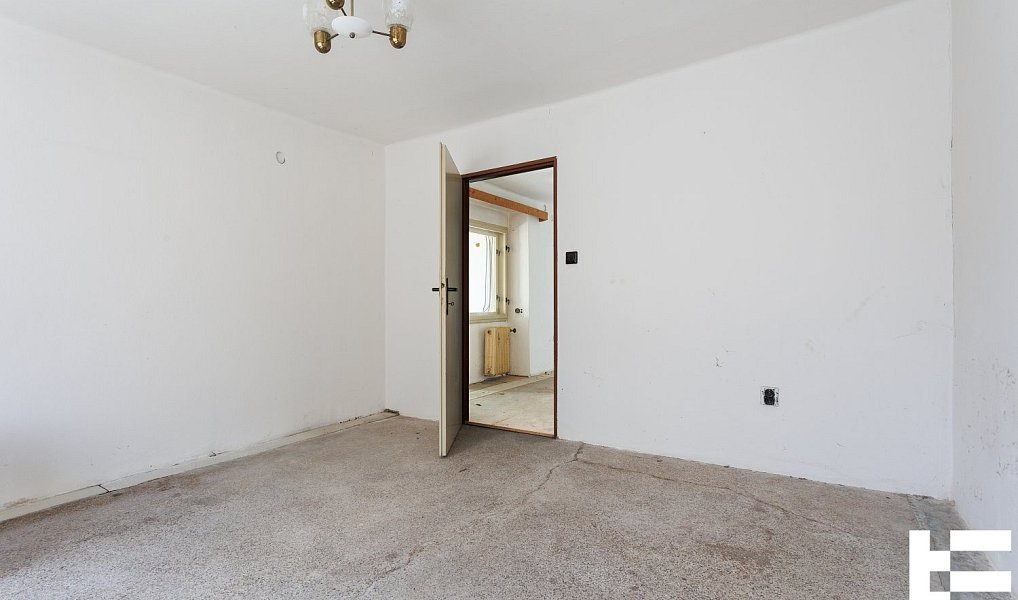 Prodej chaty/chalupy 86 m² s pozemkem 329 m², Hradčany – náhled fotky 10