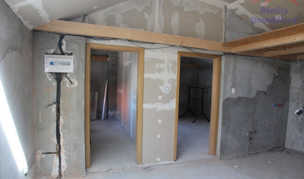 Prodej domu 114 m² s pozemkem 66 m², Smečno – náhled fotky 10
