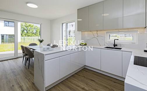 Prodej domu 152 m² s pozemkem 255 m², Hůlkova, Praha 9 - Kbely