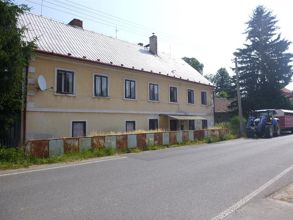 Dražba domu 1 334 m² s pozemkem 2 017 m²
