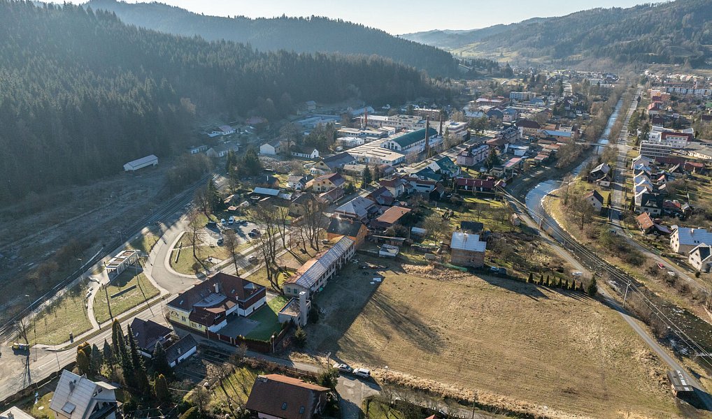 Prodej ubytovacího objektu 818 m², Karolinka – náhled fotky 21