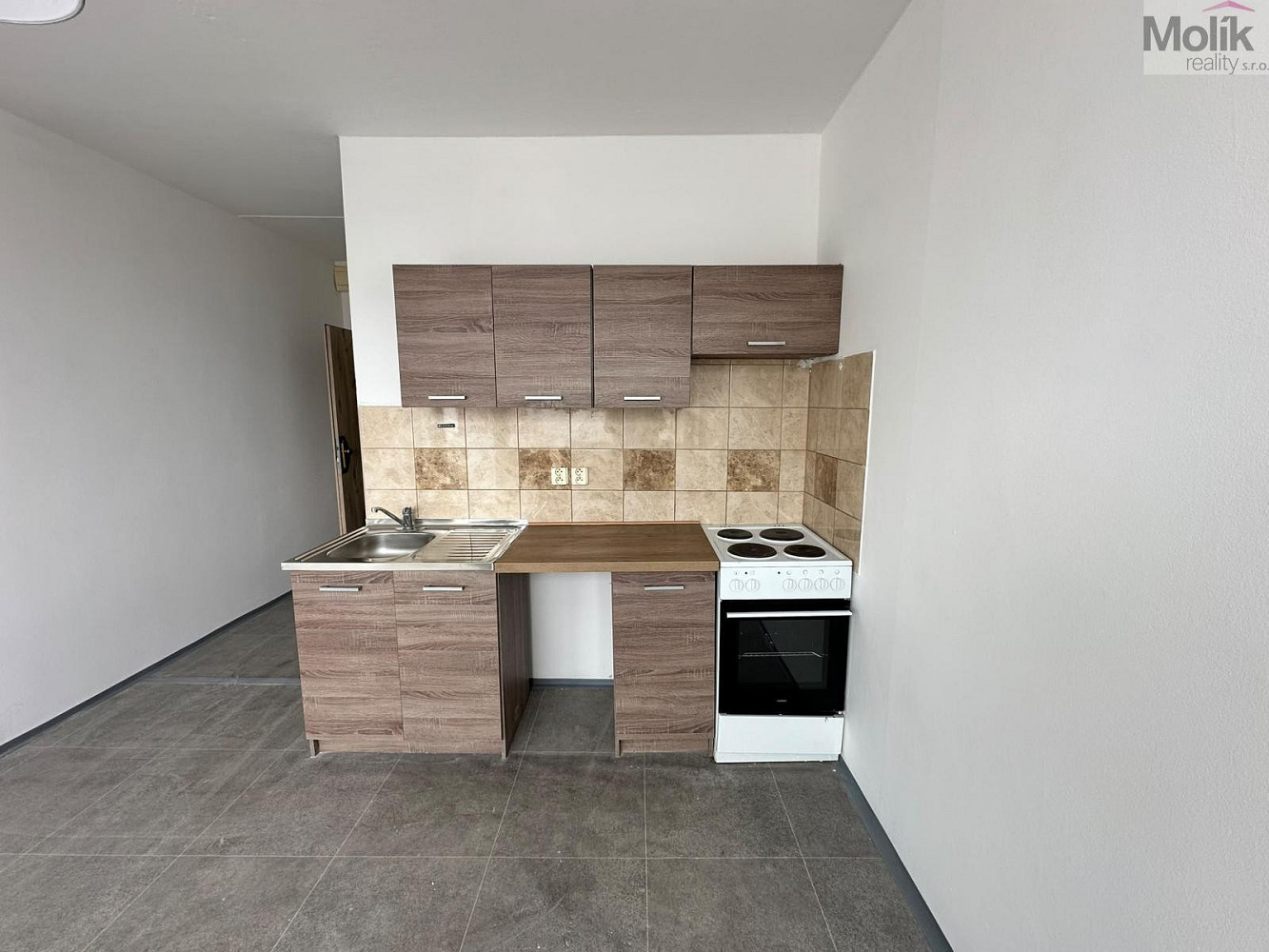 Pronájem bytu 1+kk 21 m² – fotografie 2