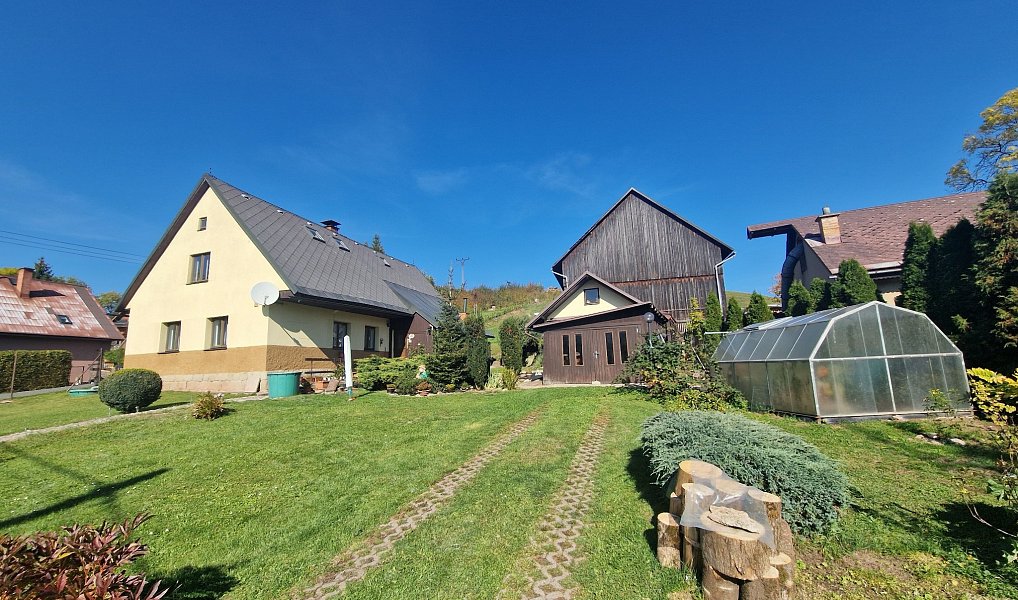 Prodej domu 219 m², Studenec – náhled fotky 3