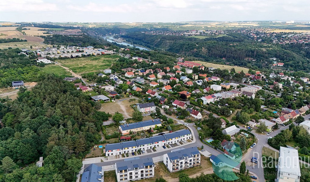 Prodej stavebního pozemku 1 605 m², Husinec – náhled fotky 8