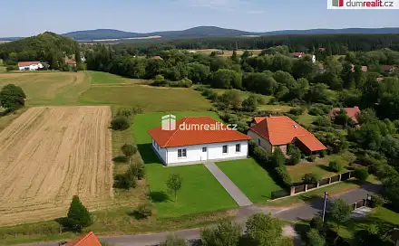 Prodej stavebního pozemku 1 218 m², Běštín, okres Beroun