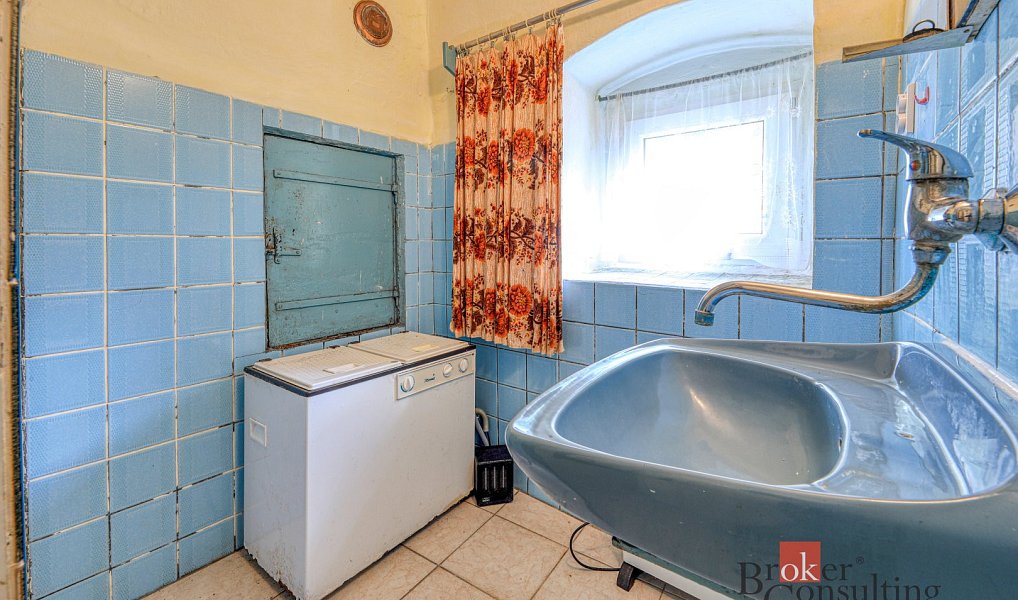 Prodej domu 188 m² s pozemkem 2 122 m², Neurazy – náhled fotky 4