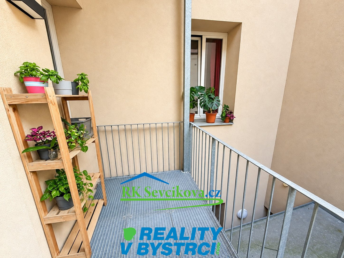 Pronájem bytu 2+kk 45 m² – fotografie 3