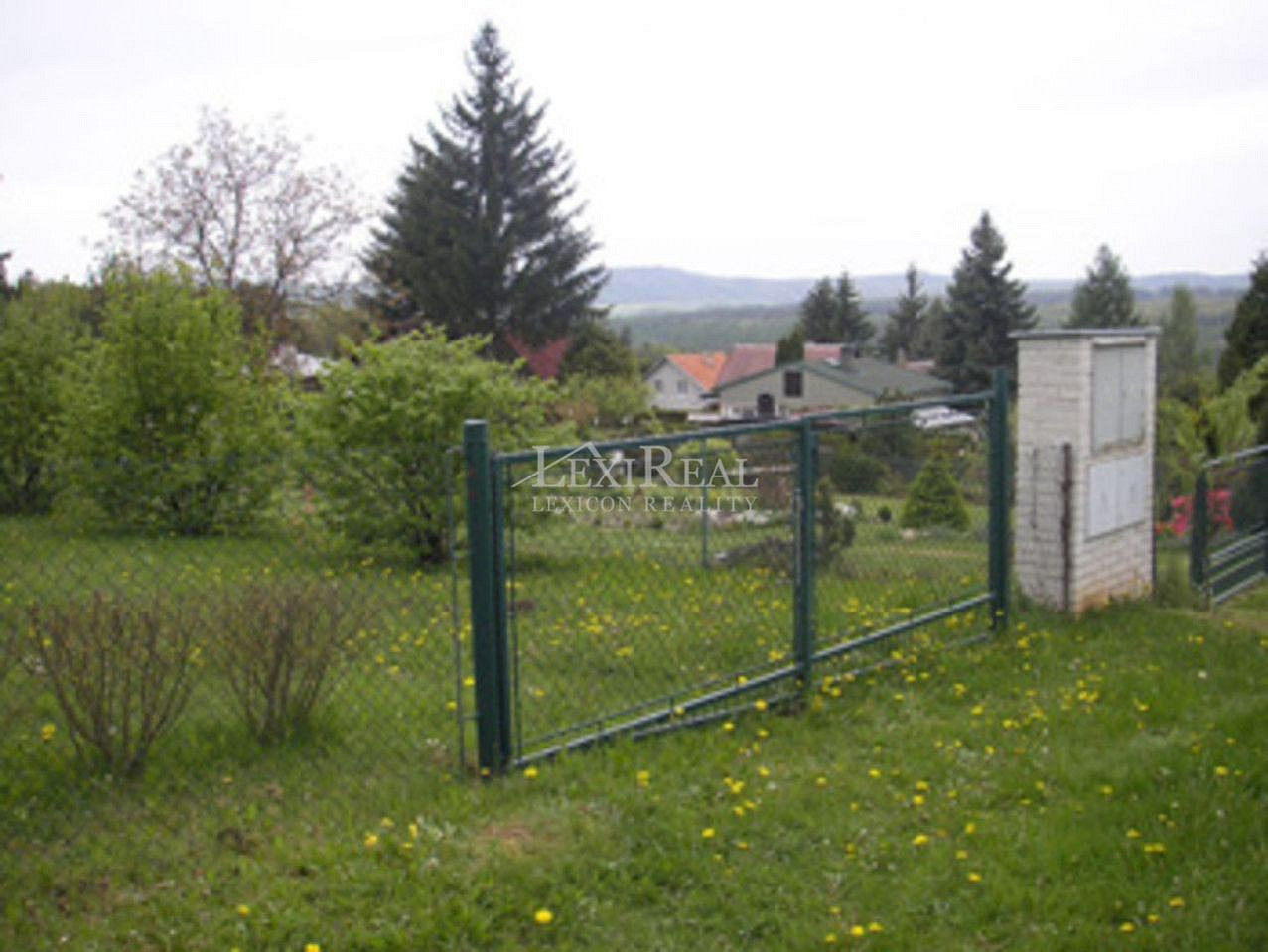 Prodej stavebního pozemku 800 m² – fotografie 3