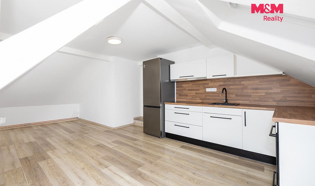 Pronájem bytu 3+kk 99 m², Pardubice – náhled fotky 2
