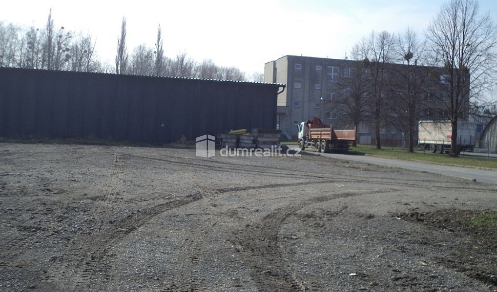 Pronájem komerčního objektu (jiného typu) 2 000 m², Staré Město – fotka 1 z 13