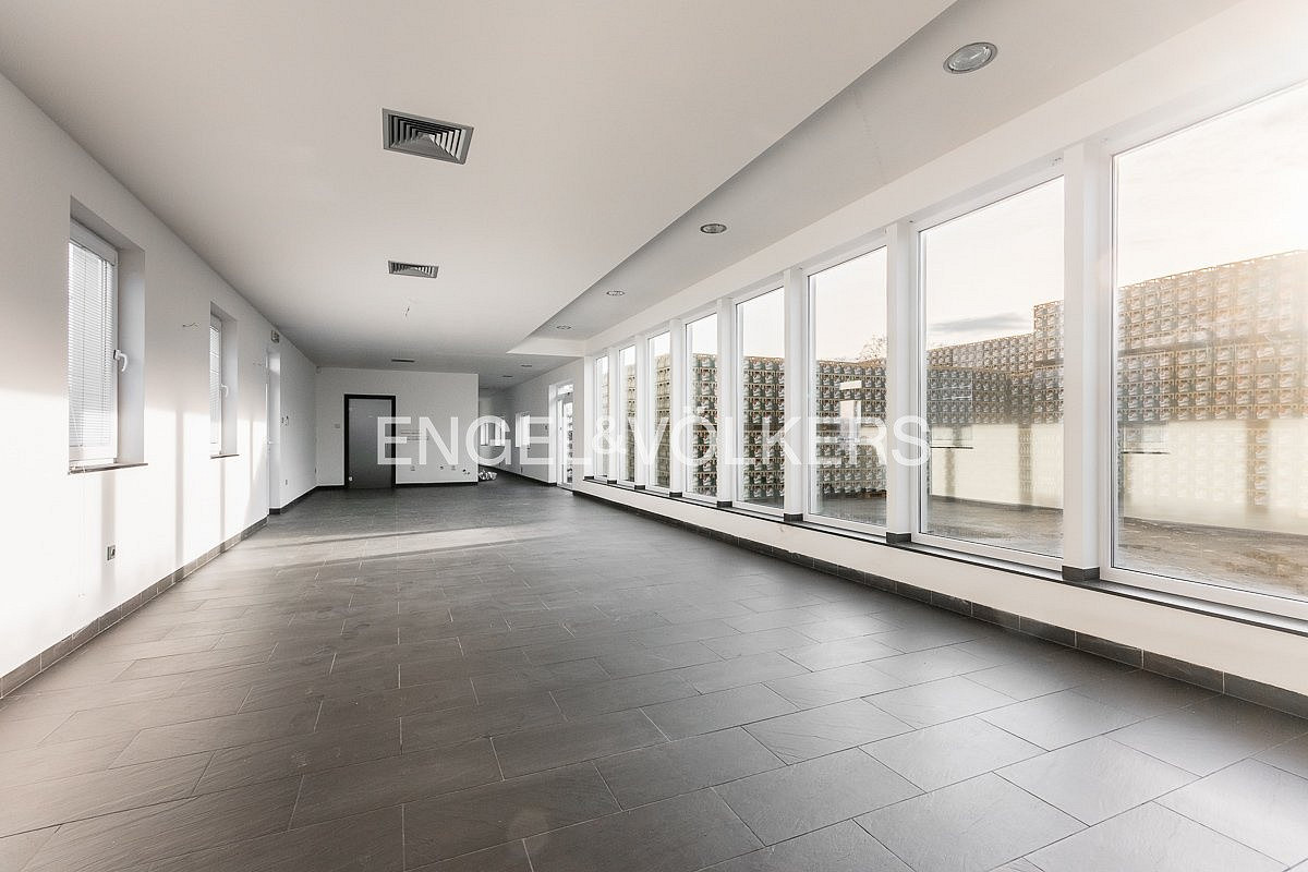 Pronájem kanceláře 184 m²