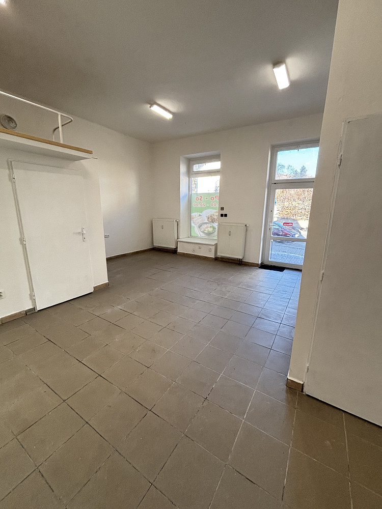Pronájem obchodních prostor 40 m²