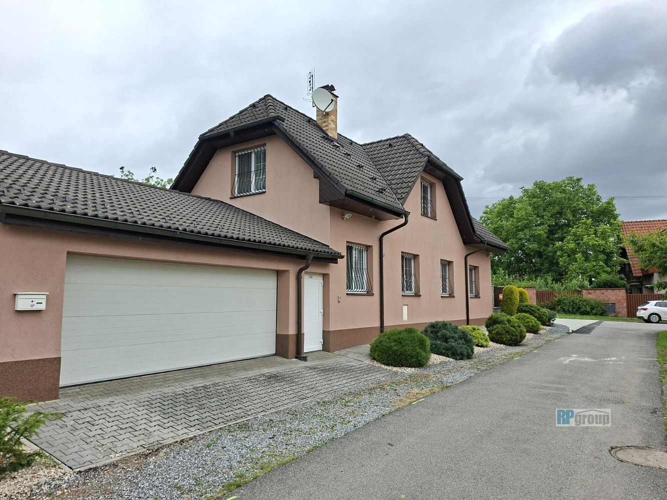 Prodej domu 200 m² s pozemkem 488 m² — photo 2