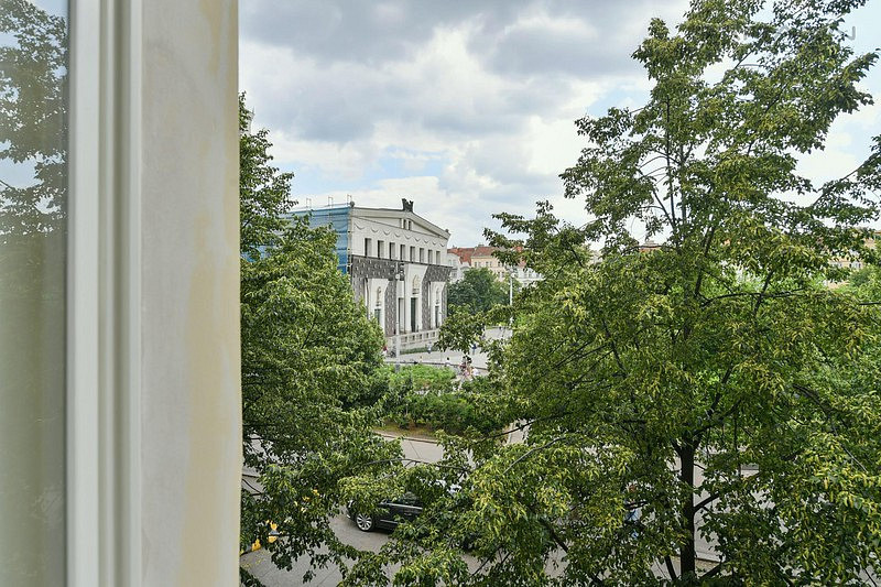 Pronájem bytu 4+kk 107 m² – fotografie 2